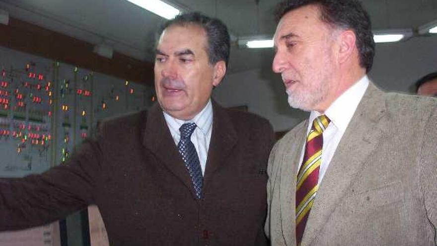 Miguel Alejo (derecha) junto al gerente de la cooperativa Cobadu, Sánchez Olea