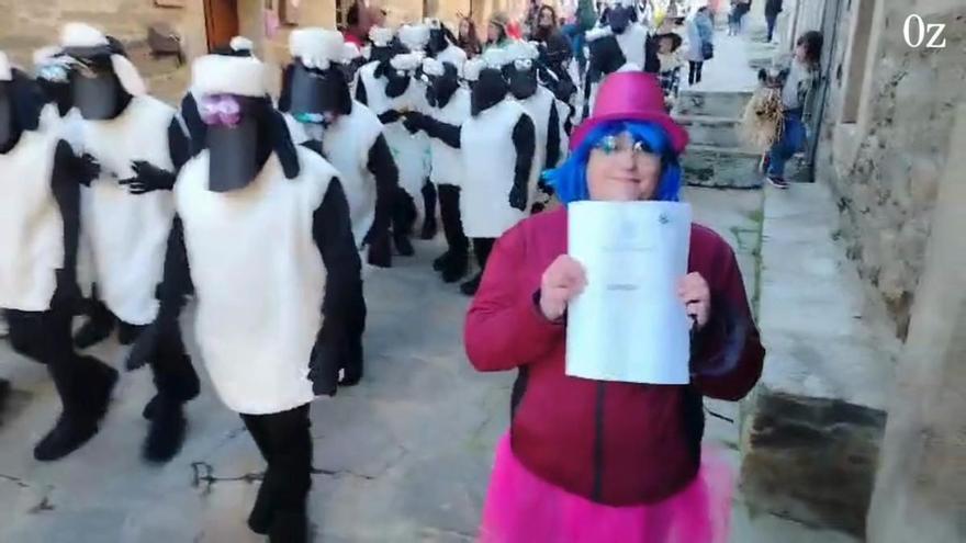 El carnaval se vive en el desfile de Puebla de Sanabria