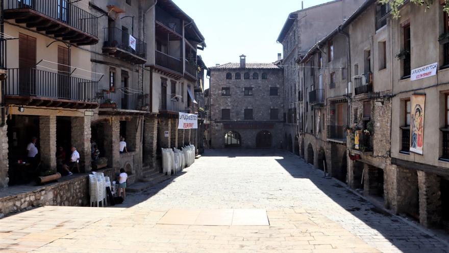 La paralització de les obres de la plaça Porxada de Bagà afecta l&#039;execució de la portada d&#039;aigües