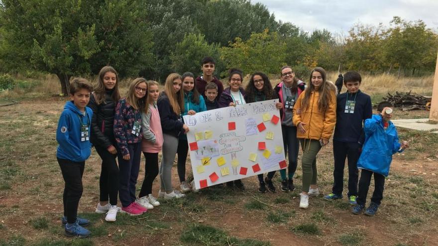 Los estudiantes que representan al Archipiélago en la IV Conferencia Estatal de Jóvenes.