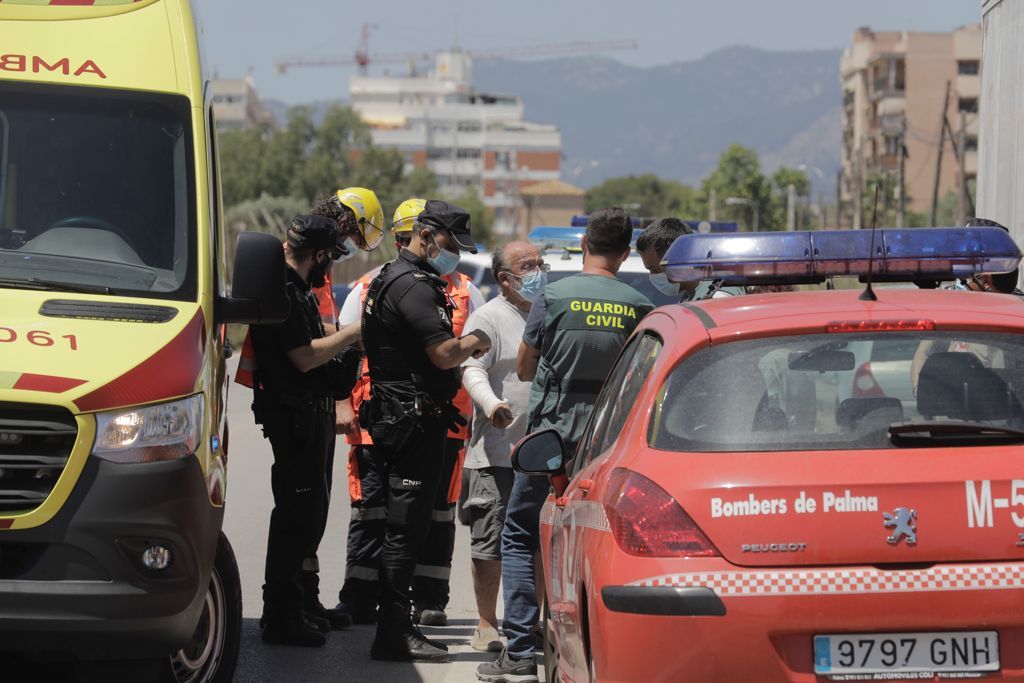 Incendio en una chatarrería en el Camí Salard de Palma