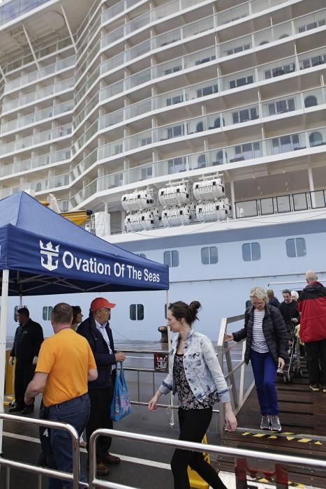 El crucero "Ovation of the Seas" en Gijón