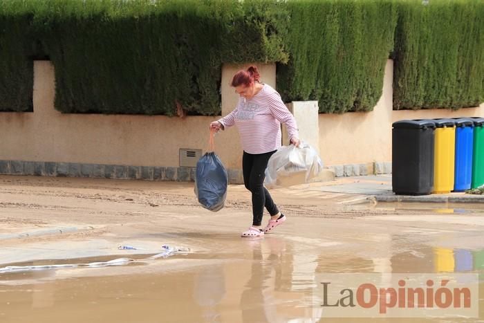 Limpian Los Alcázares tras las fuertes lluvias de los últimos días