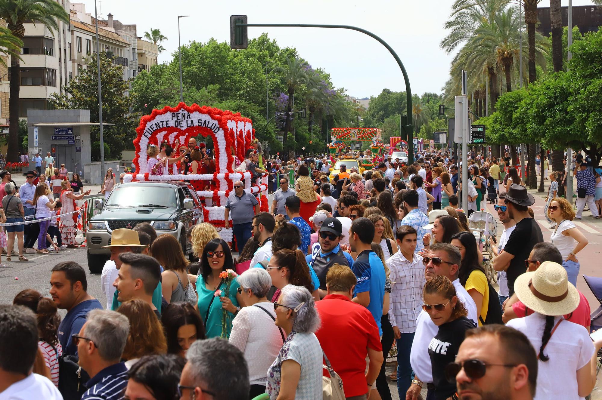 La Batalla de las Flores abre el Mayo festivo en Córdoba con 90.000 claveles