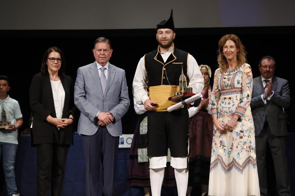 Gala de entrega de los premios Folclore Ciudad de Oviedo