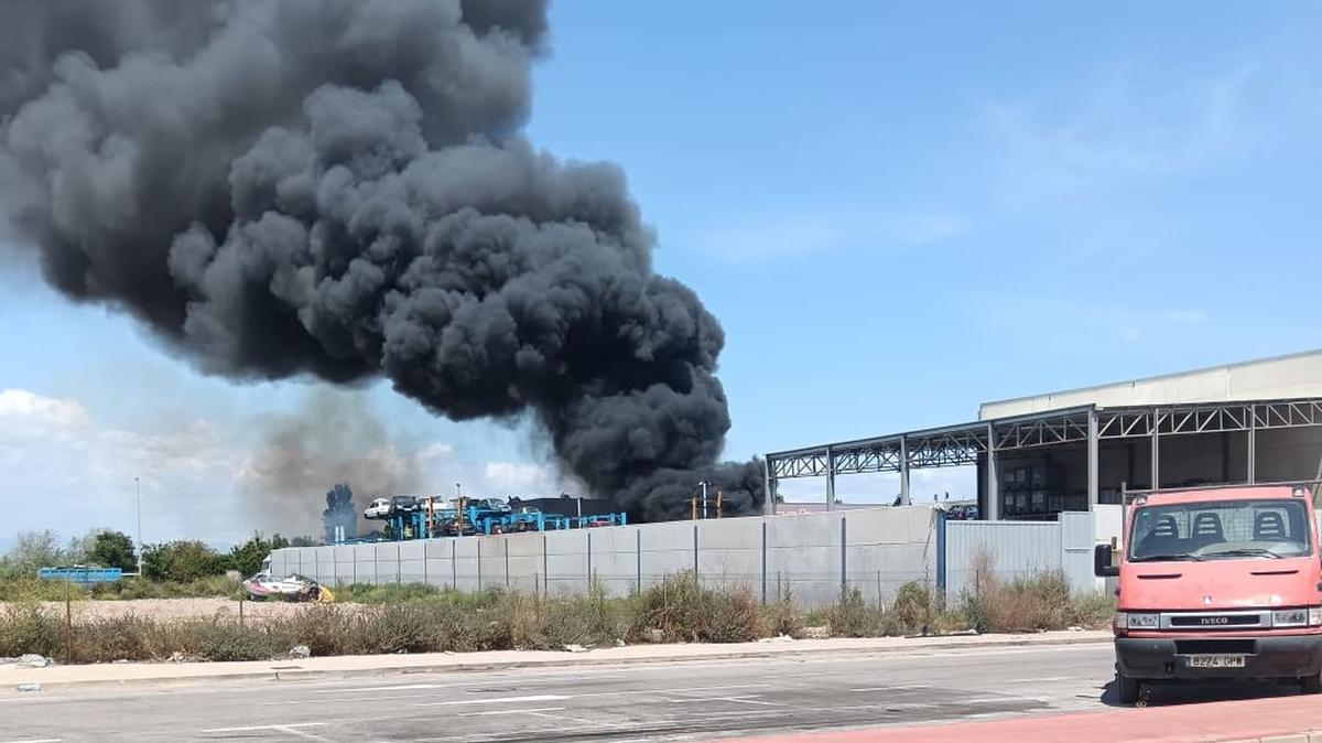Imagen del incendio en Burriana.