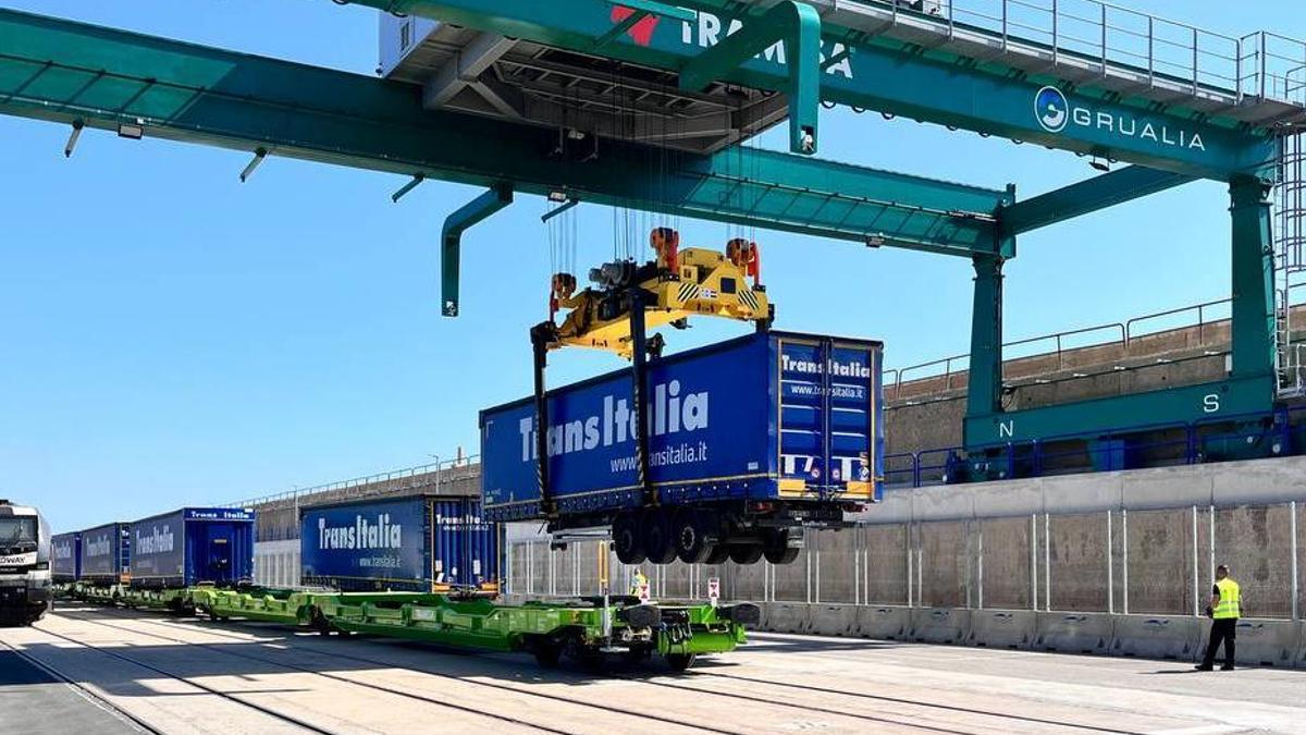 Imagen de archivo de un contenedor en el Puerto de València.