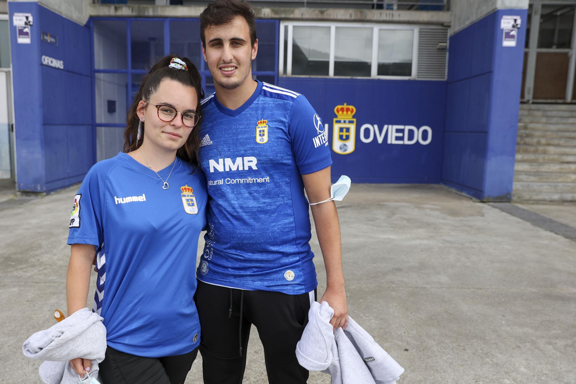 En imágenes: los aficionados del Real Oviedo vuelven al campo