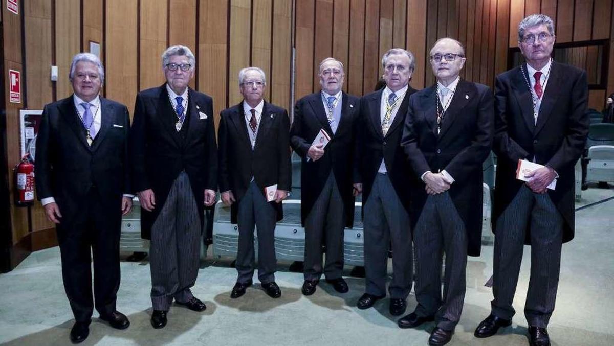 Sobran estudiantes y facultades de Medicina, afirma Álvarez-Sala