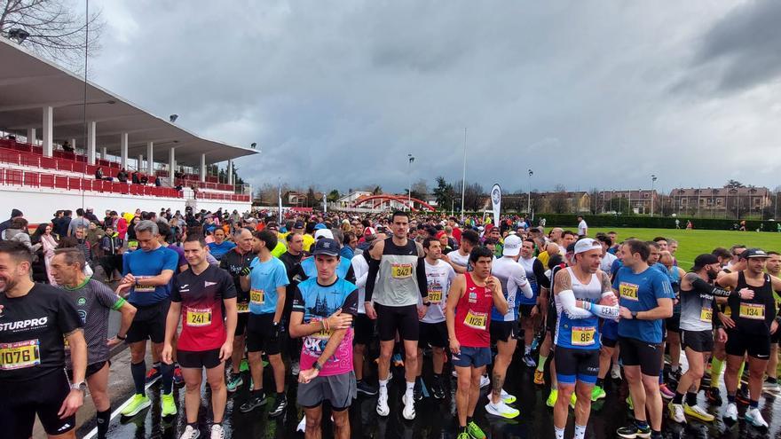 Así fue la carrera de los 10 kilómetros del Grupo Covadonga: 1.300 participantes y dos ganadores