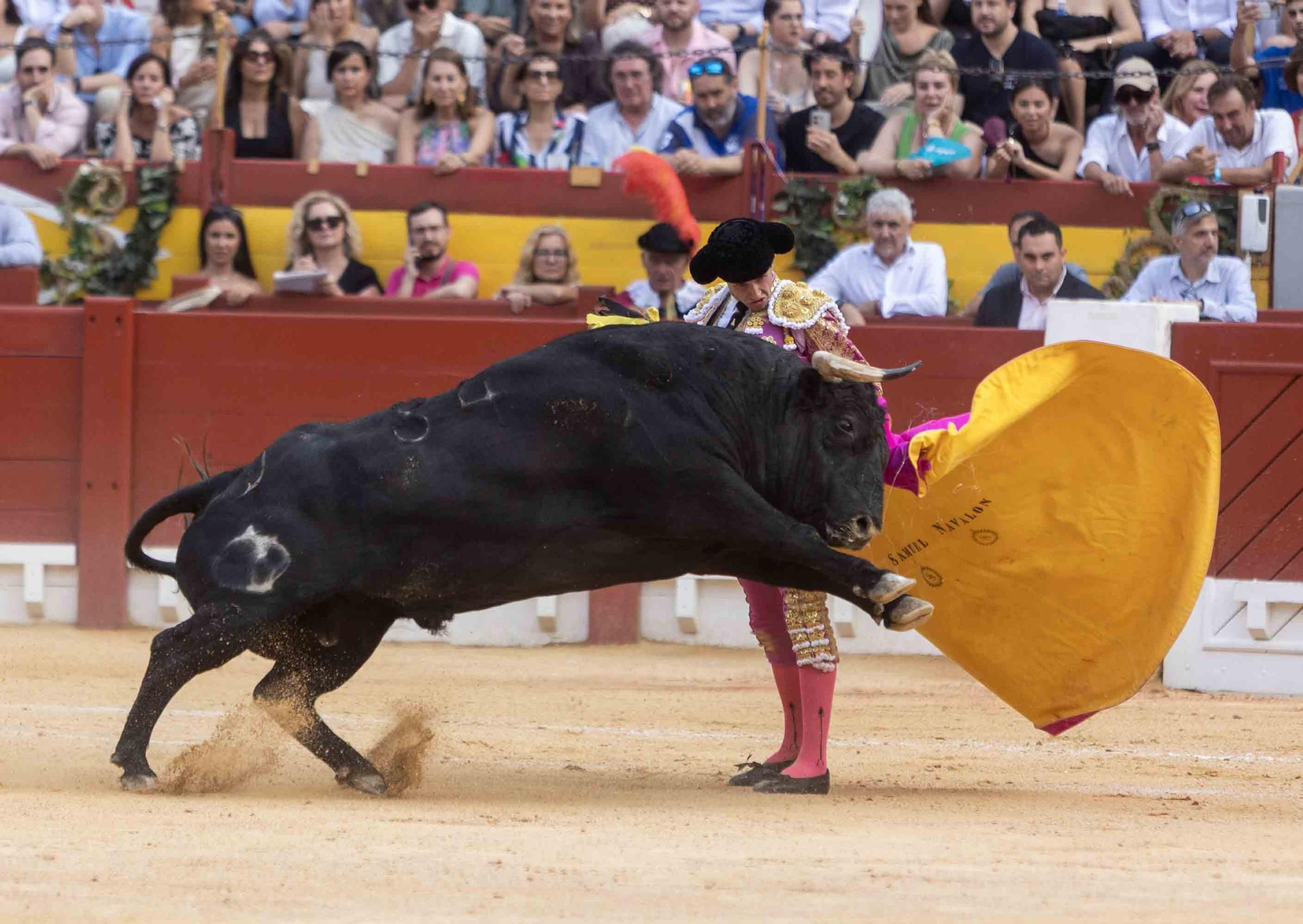 Manzanares, Roca Rey y Navalón no defraudan en la Feria de Hogueras 2025