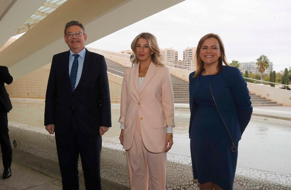 Yolanda Díaz  y Ximo Puig en el Foro Técnico Internacional de Altos Responsables de Inspecciones de Trabajo