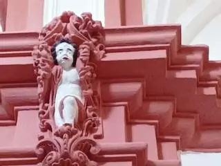 La restauración de unos angelotes barrocos en una ermita causa polémica en Soria