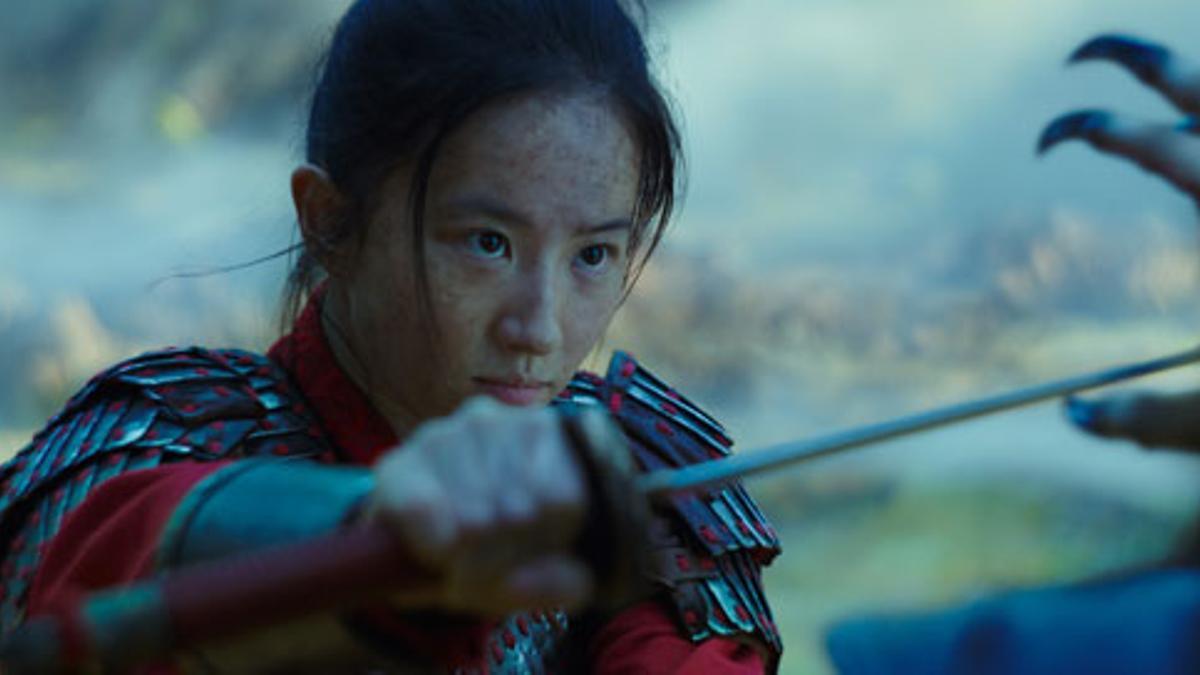 Yifei Liu interpreta a la heroína Mulán