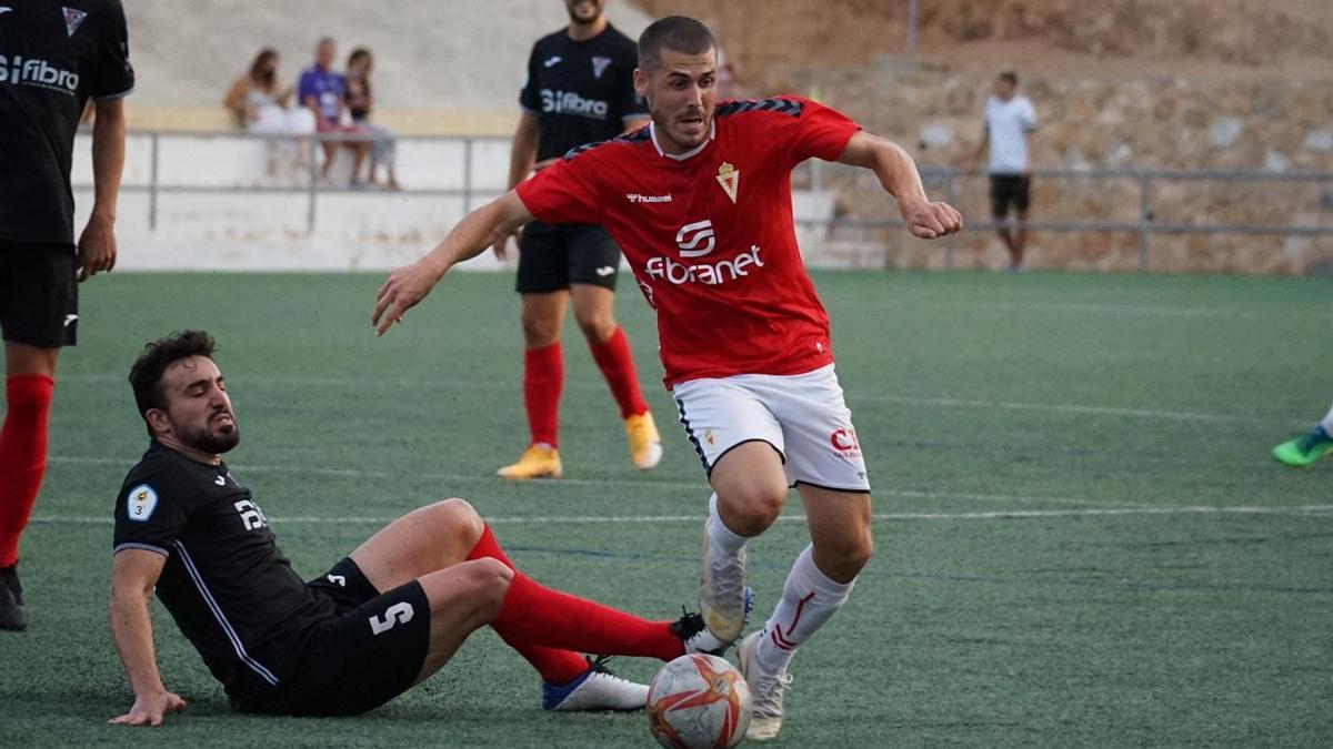 Julio Gracia ante el Bullense.