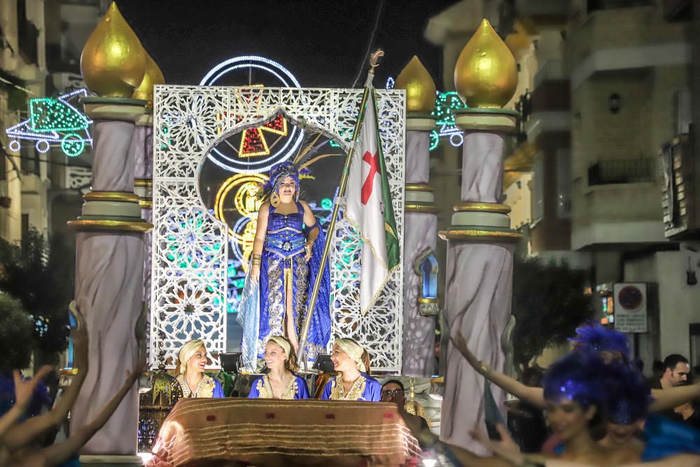 Espectacular entrada de Mora de las fiestas de Almoradí 2019