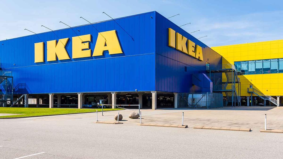 Colas en Ikea para solución vertical que puede ir en la entrada y es la solución perfecta para tener el suelo limpio los días de lluvia