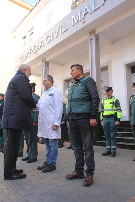 El director general del instituto armado, Félix Azón, ha felicitado personalmente a los agentes que participaron en el rescate del pequeño en Totalán