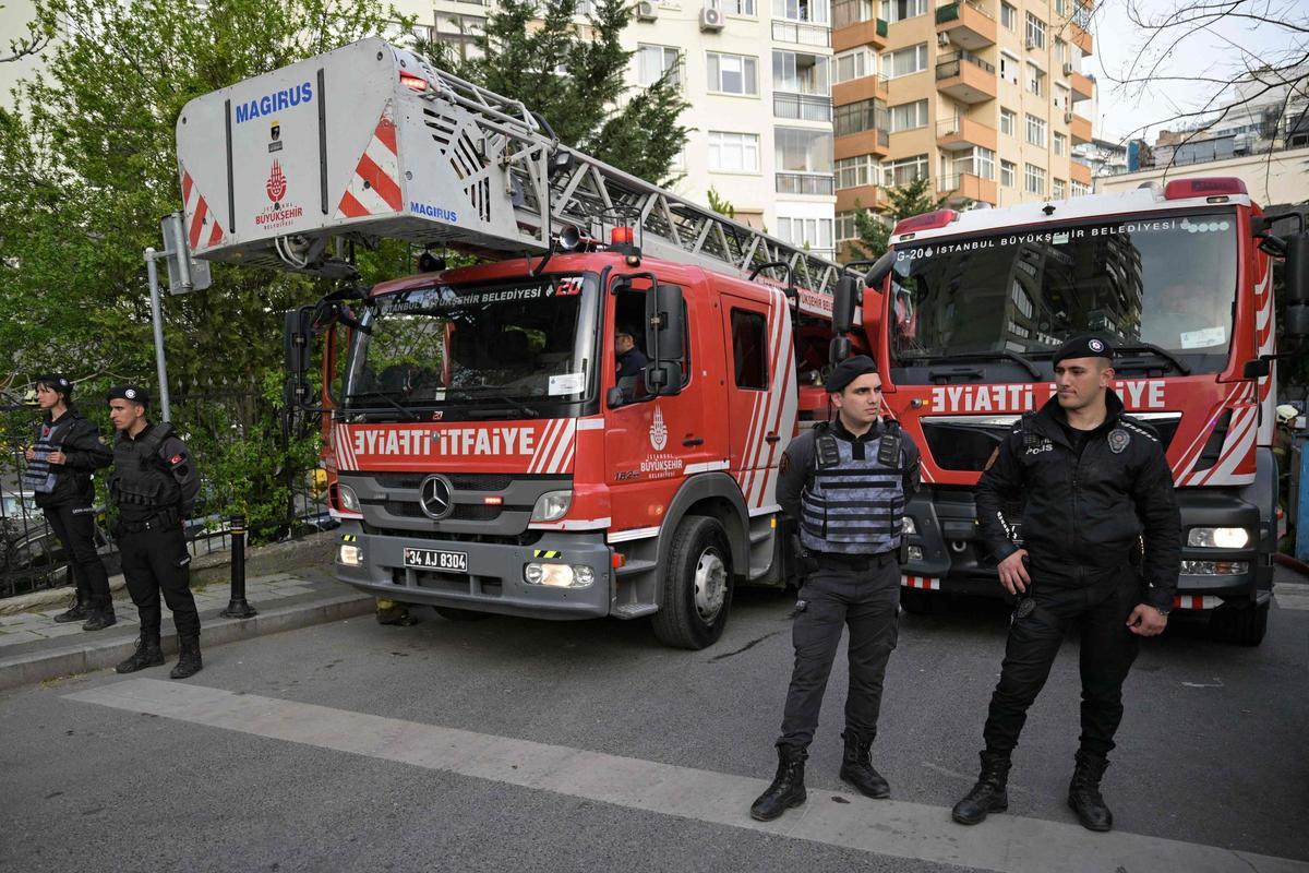 Al menos 29 muertos en un incendio en una discoteca de Estambul