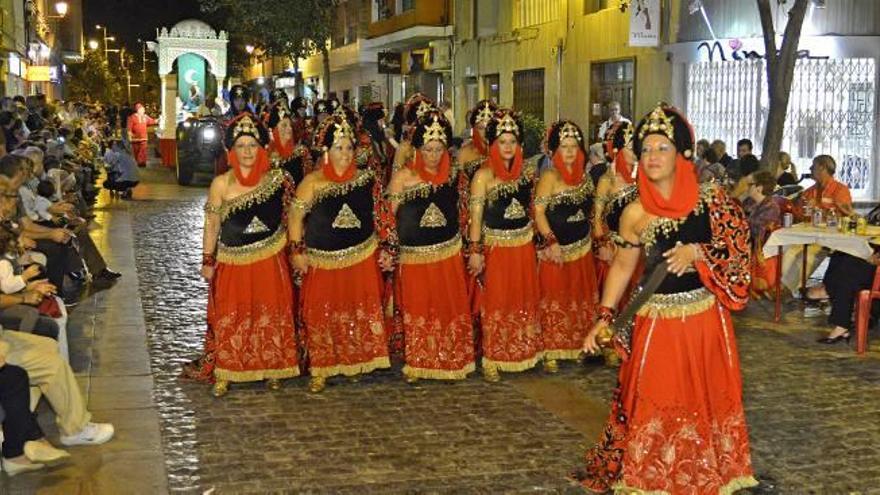 El Consell declara los moros y cristianos de Alzira fiesta de interés turístico local