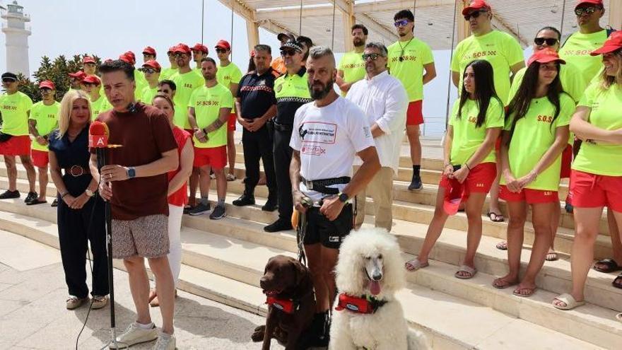 Torrox busca socorristas y personal de vigilancia para sus playas