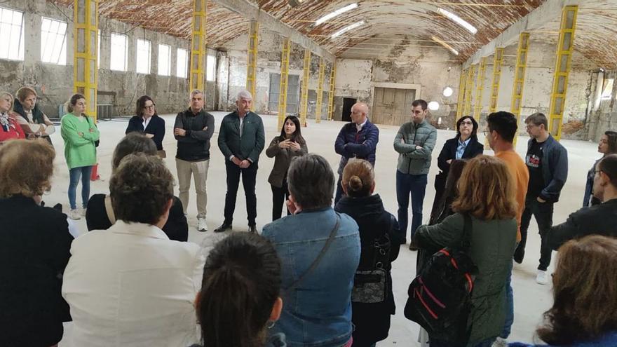 El equipo de gobierno se reunió con los placeros en el futuro Mercatea para recoger sus sugerencias.