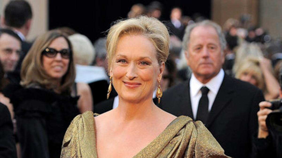 Meryl Streep, quien ganó el Oscar a Mejor Actriz, escogió el dorado para su look en la alfombra roja. Vestía un diseño de Lanvin.