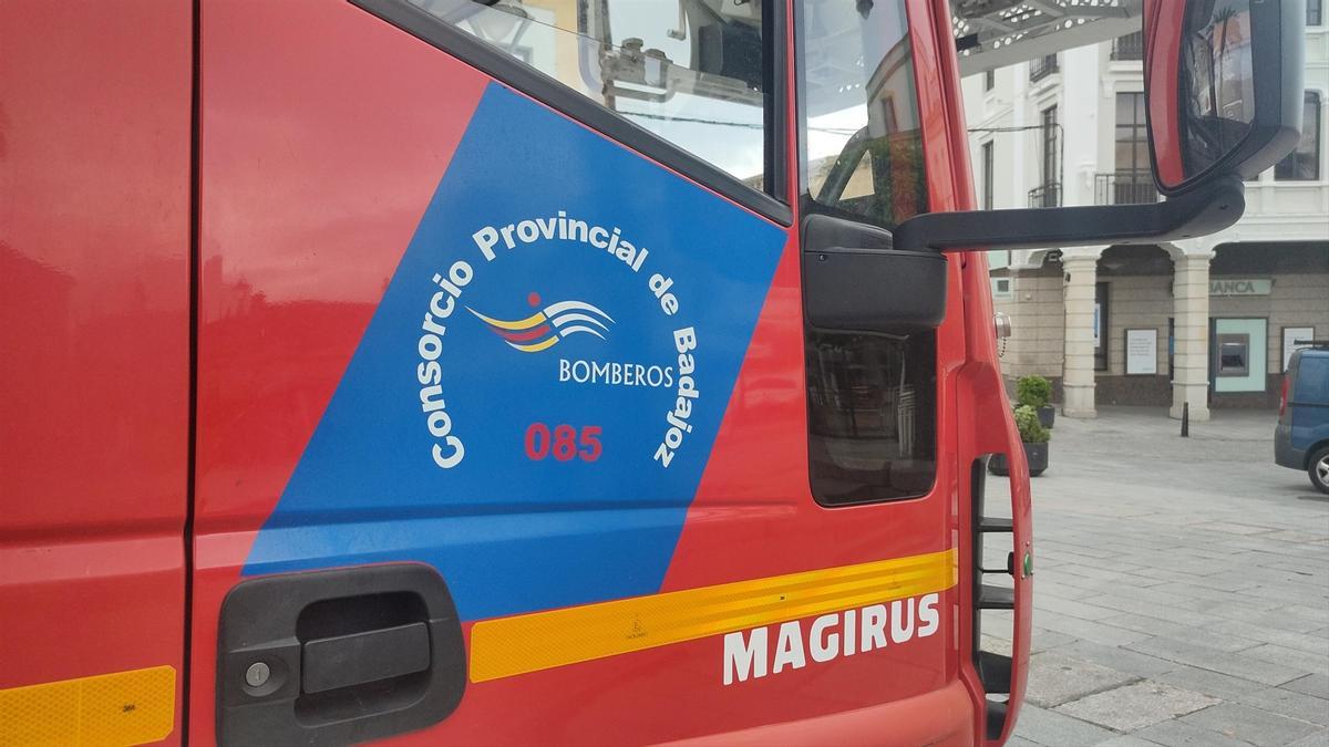 Los bomberos de la Diputación de Badajoz actuaron en los dos accidentes de tráfico.