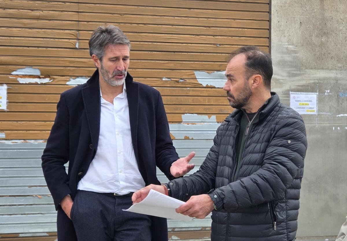 El alcalde y el patrón mayor de Carril.