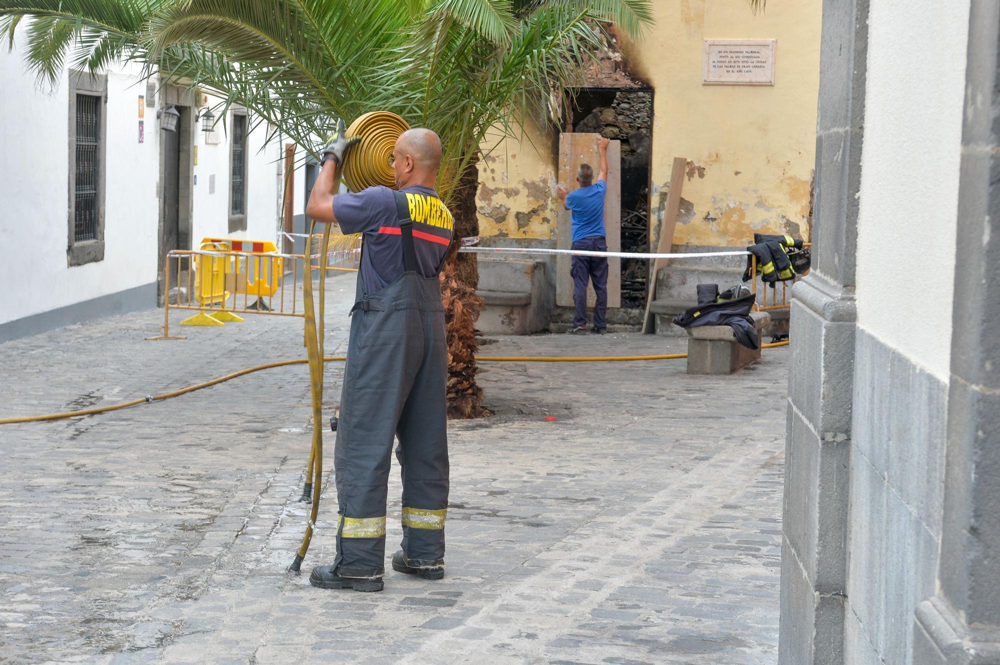 Casa antigua incendiada en Vegueta