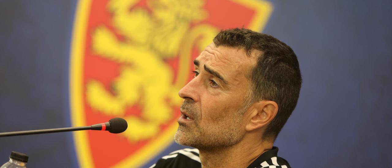 Juan Carlos Carcedo, durante una rueda de prensa con el Real Zaragoza.