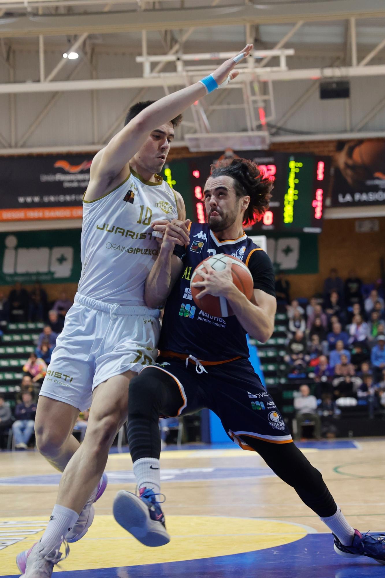 El Alimerka Oviedo Baloncesto gana un partido clave al Iraurgi ISB