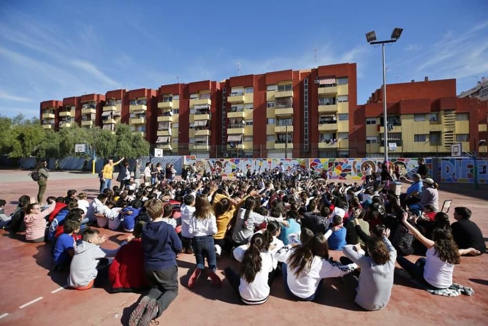 La Unión Musical Torrevejense colaboró en la celebración del día de la Paz del Colegio Cuba de Torrevieja