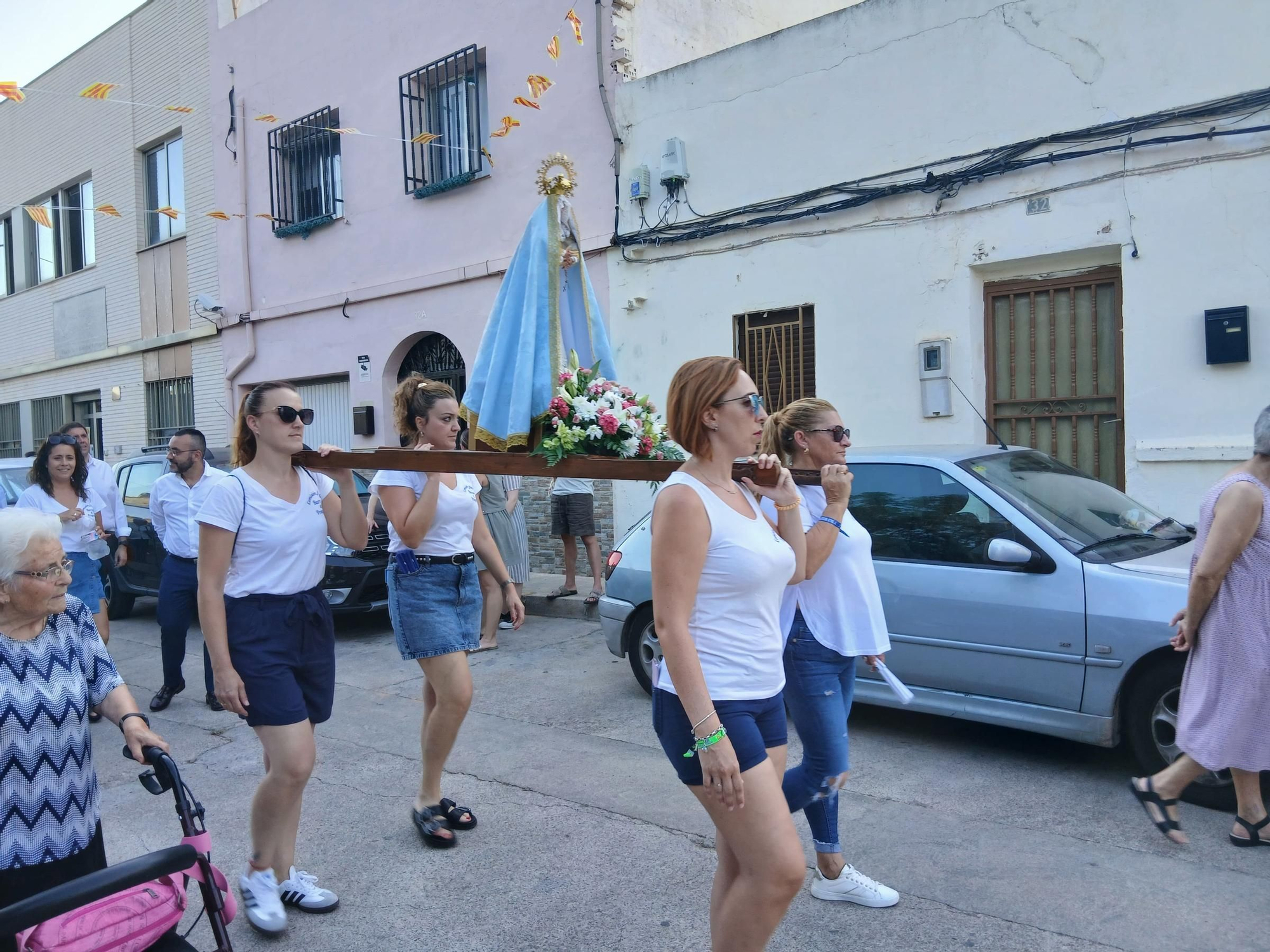 Misa y procesión en las fiestas del barrio El Progreso en Vila-real