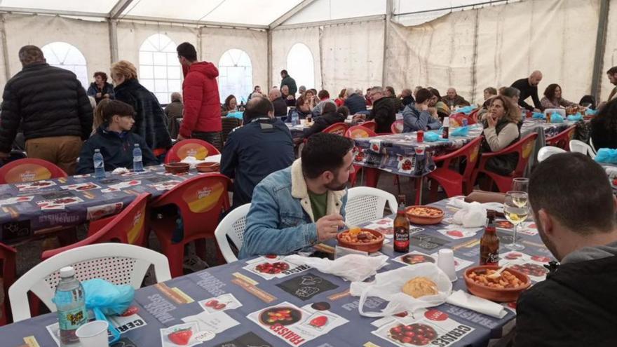 Los vecinos de Nantes disfrutan de su cita gastronómica con la fabada