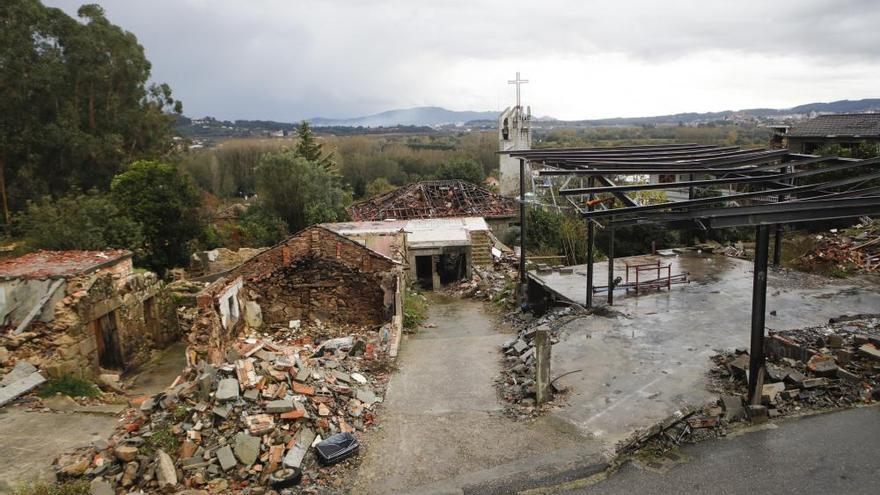 El desescombro de la &quot;zona cero&quot; de Paramos comenzará a mediados de enero