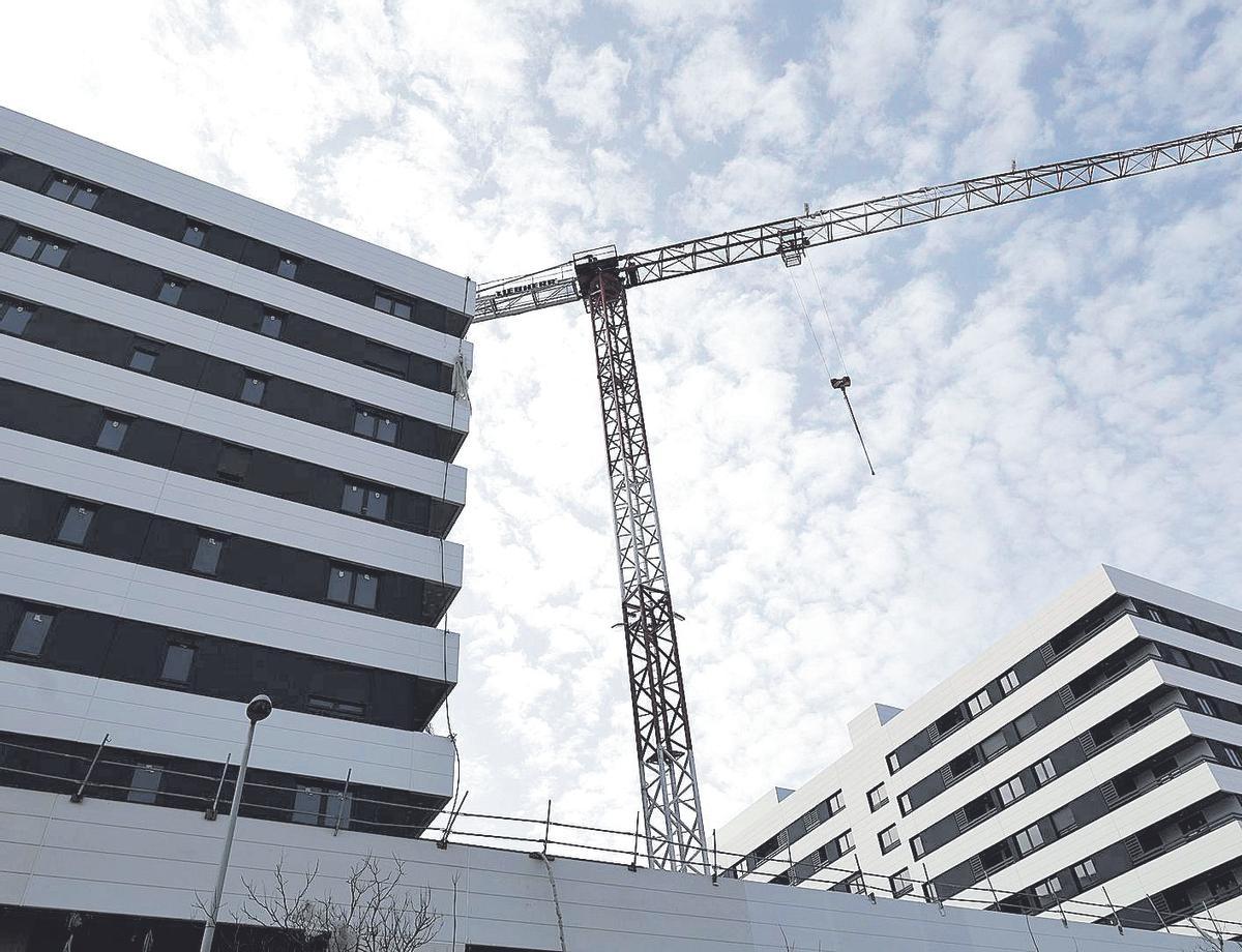 Un edificio en construcción en Madrid. Un edificio en construcción en Madrid.