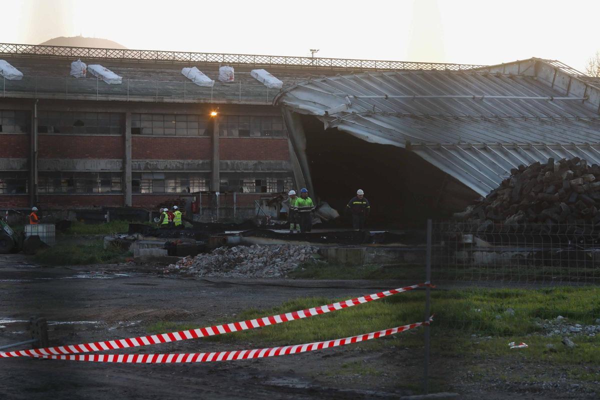 El edificio del complejo de baterías de coque conocido como almacenes generales, tras el último derribo del gasómetro.