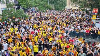 El Sant Andreu se da un baño de masas en la celebración del ascenso