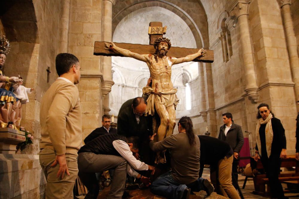 El descenso del Cristo de la Agonía