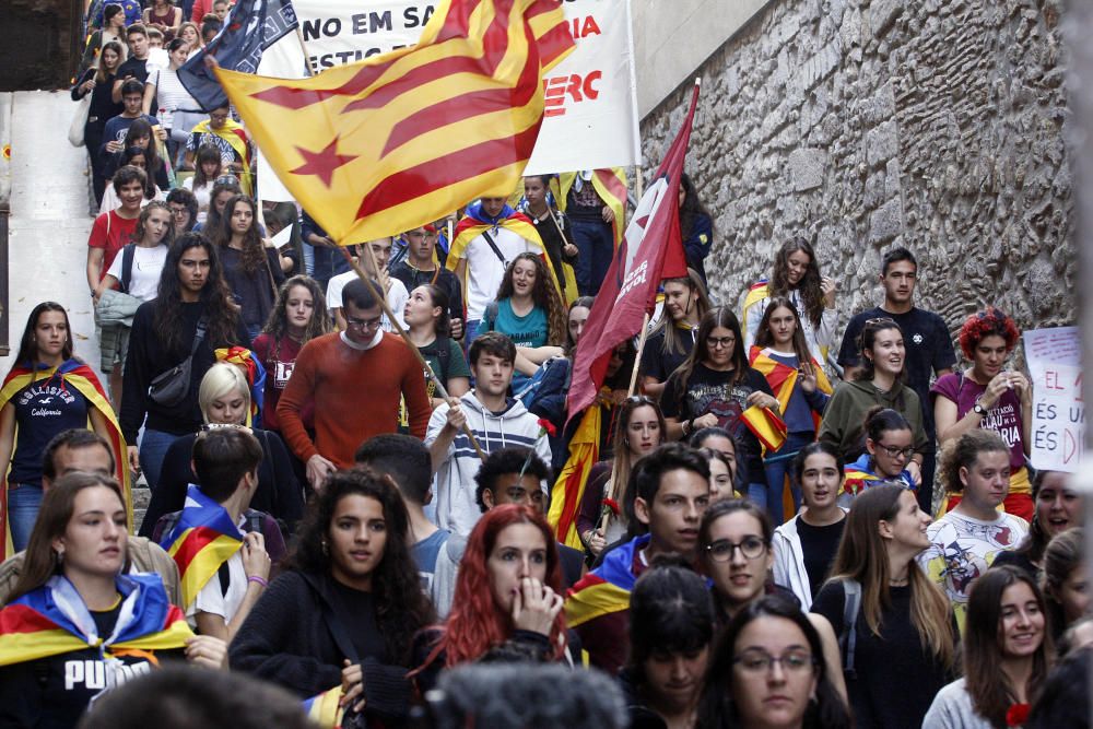 Els estudiants gironins surten al carrer contra l'aplicació de l'article 155