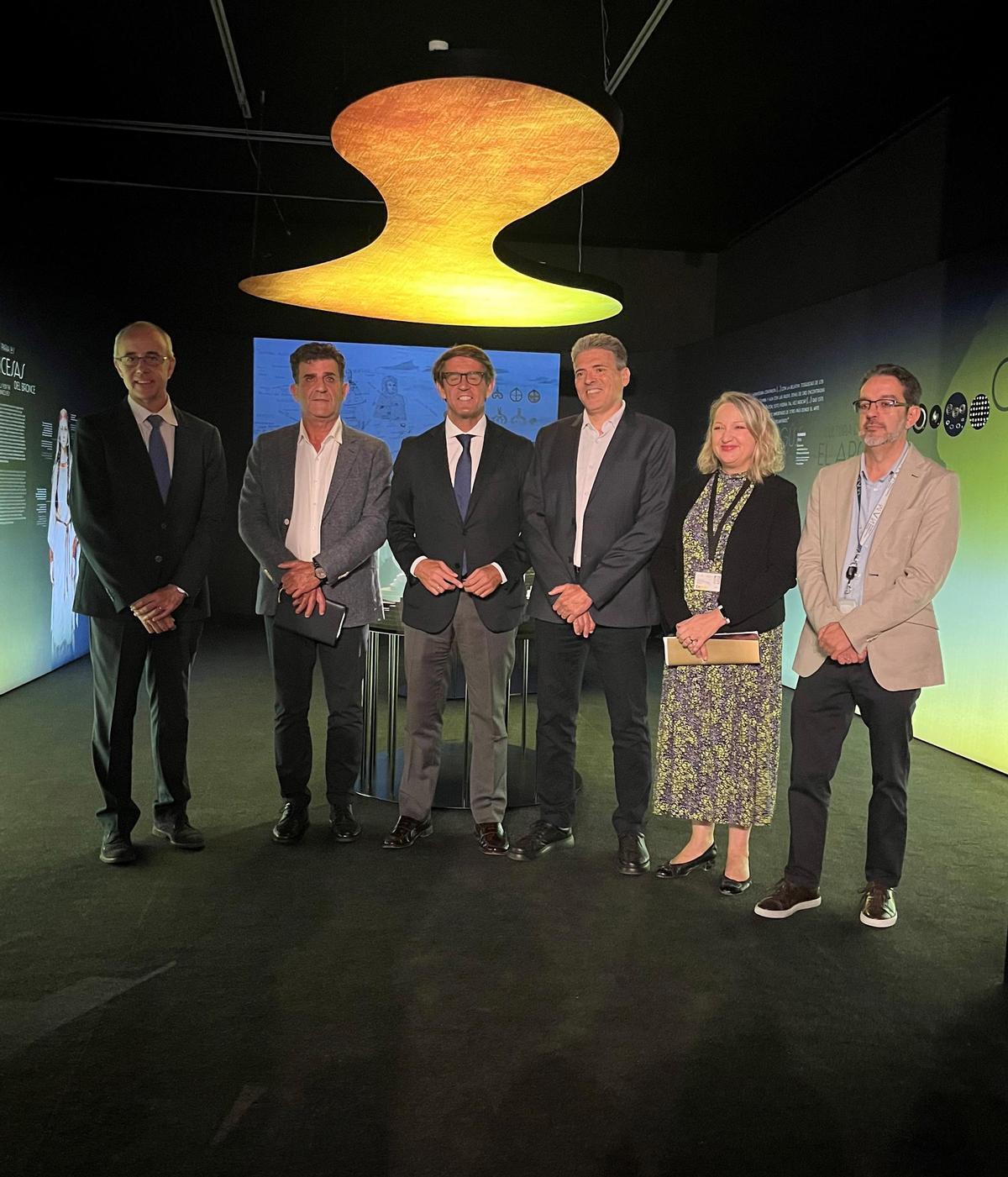 El equipo del MARQ, en la presentación de la exposición en el MAN