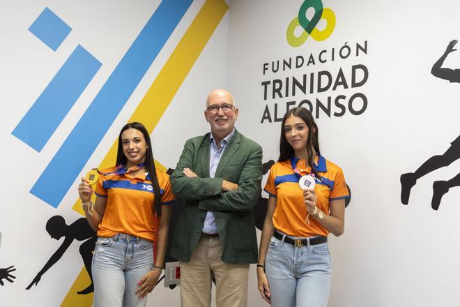Homenaje del Proyecto FER a Lucía Muñoz y Marina Cortelles