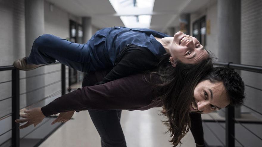 De cómo Manon y Borja se conocieron y ahora bailan y hacen quesos y niños