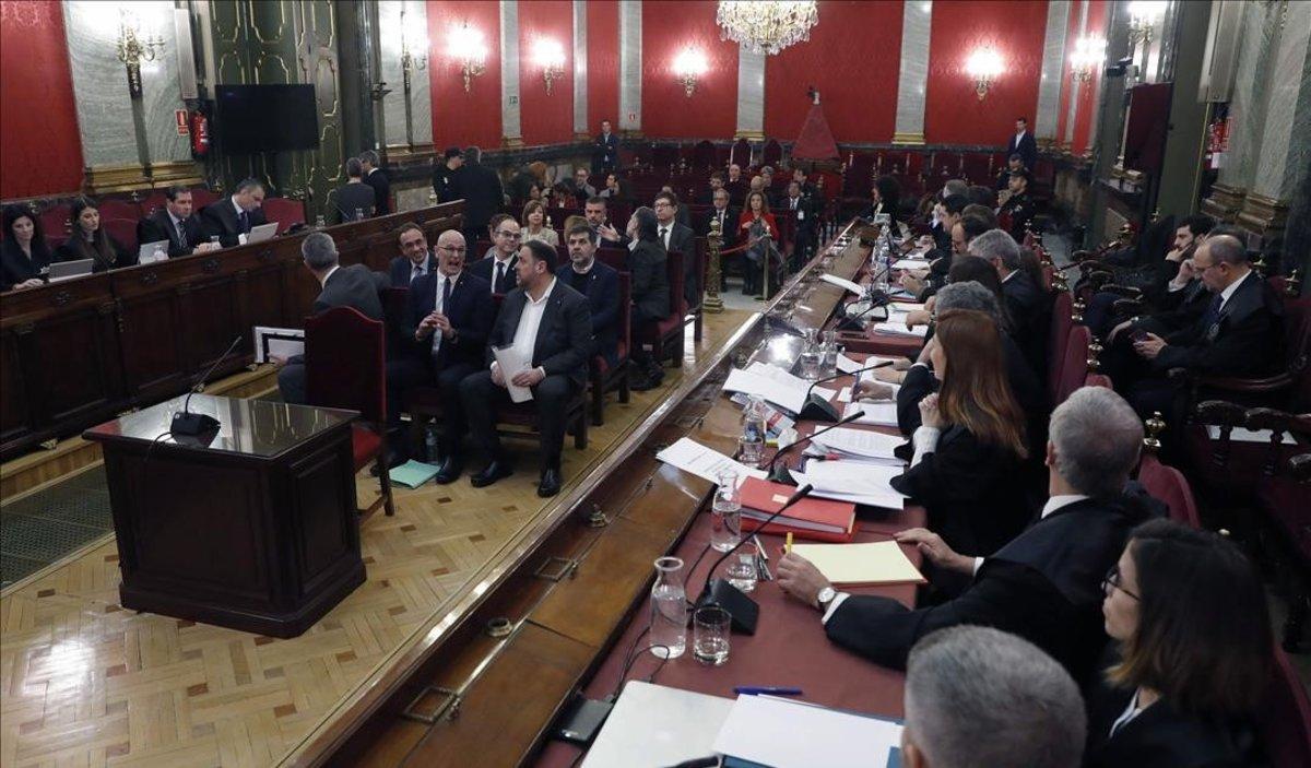 La sala donde se celebra el juicio.