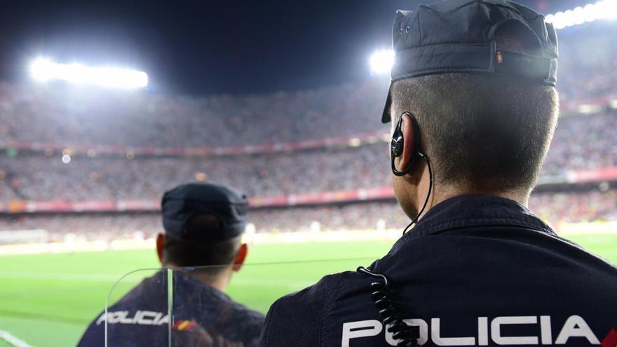 Imagen de archivo de la Policía Nacional en un estadio de fútbol