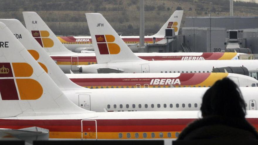 Varios aviones en el aeropuerto de Barajas.