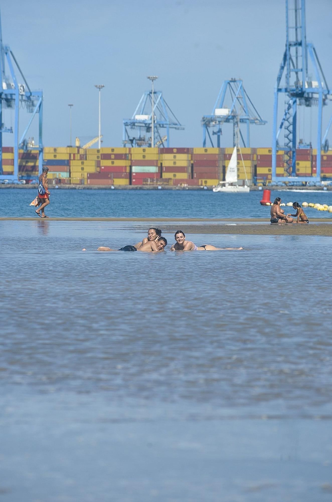 Charca en la Playa de las Alcaravaneras