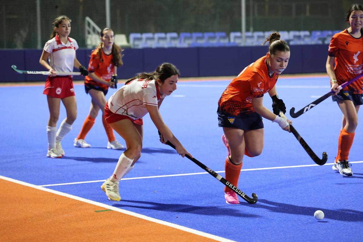 La mujer tiene cada vez más presencia en el hockey valenciano