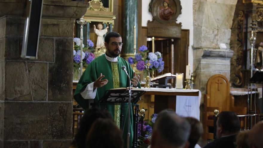 EN IMÁGENES: Santa Eulalia de Oscos despide a &quot;Trevas&quot;: el adiós más íntimo a Antonio Trevín en la tierra de los Lombán